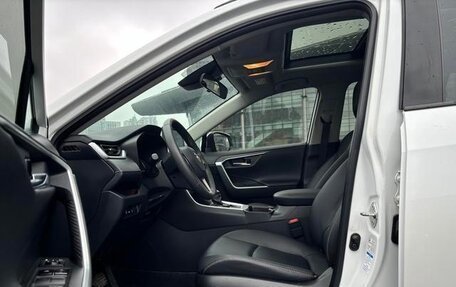 Toyota RAV4, 2020 год, 2 370 000 рублей, 13 фотография