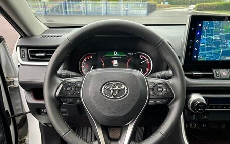 Toyota RAV4, 2020 год, 2 370 000 рублей, 8 фотография