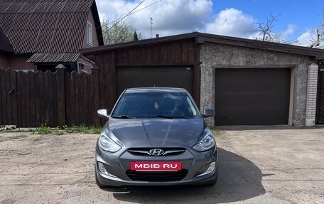 Hyundai Solaris II рестайлинг, 2012 год, 700 000 рублей, 2 фотография