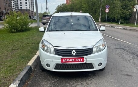 Renault Sandero I, 2012 год, 590 000 рублей, 2 фотография