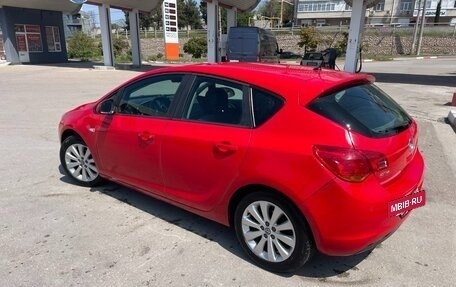 Opel Astra J, 2011 год, 740 000 рублей, 2 фотография