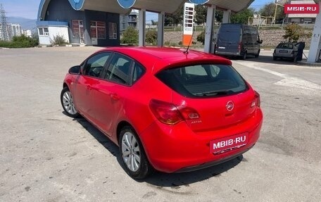 Opel Astra J, 2011 год, 740 000 рублей, 3 фотография