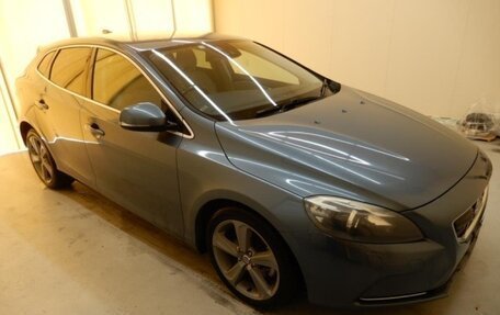 Volvo V40 II рестайлинг, 2014 год, 780 000 рублей, 2 фотография