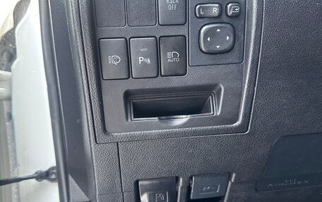 Toyota Land Cruiser 200, 2016 год, 6 800 000 рублей, 11 фотография