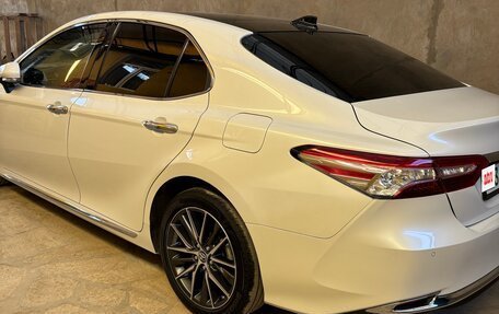 Toyota Camry, 2023 год, 3 850 000 рублей, 7 фотография