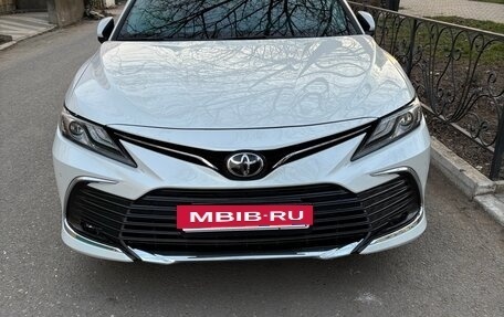Toyota Camry, 2023 год, 3 850 000 рублей, 8 фотография