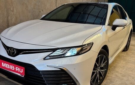 Toyota Camry, 2023 год, 3 850 000 рублей, 5 фотография