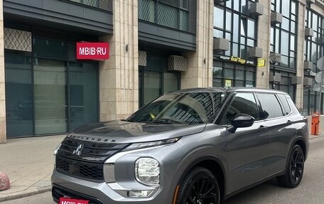 Mitsubishi Outlander, 2022 год, 3 600 000 рублей, 3 фотография