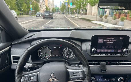 Mitsubishi Outlander, 2022 год, 3 600 000 рублей, 19 фотография