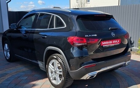 Mercedes-Benz GLA, 2020 год, 3 550 000 рублей, 8 фотография