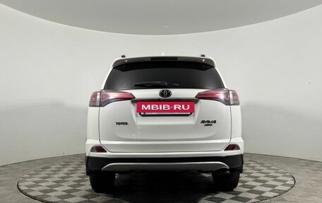 Toyota RAV4, 2017 год, 2 600 000 рублей, 6 фотография