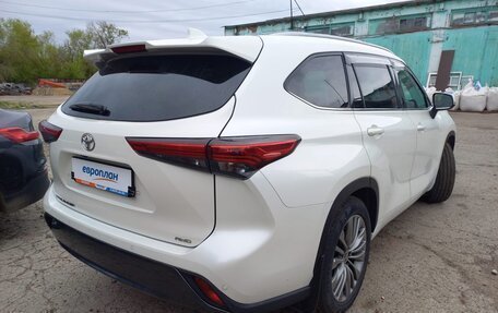 Toyota Highlander, 2021 год, 5 300 000 рублей, 3 фотография