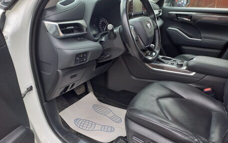Toyota Highlander, 2021 год, 5 300 000 рублей, 6 фотография