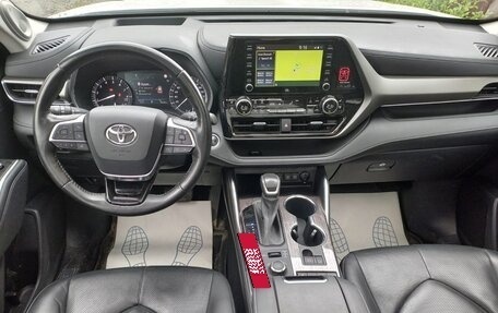 Toyota Highlander, 2021 год, 5 300 000 рублей, 5 фотография