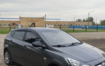 Hyundai Solaris II рестайлинг, 2013 год, 740 000 рублей, 1 фотография