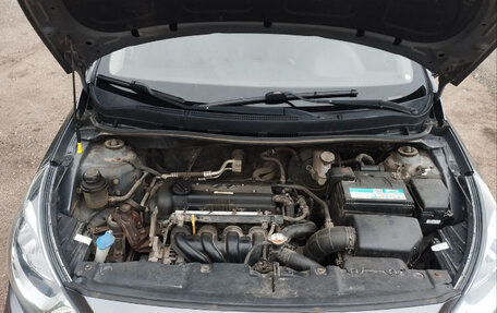 Hyundai Solaris II рестайлинг, 2013 год, 740 000 рублей, 3 фотография
