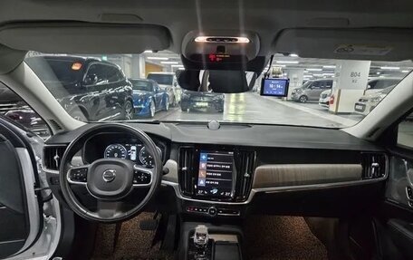 Volvo S90 II рестайлинг, 2021 год, 3 910 000 рублей, 10 фотография