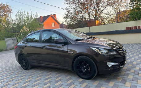 Hyundai Solaris II рестайлинг, 2015 год, 1 110 000 рублей, 3 фотография