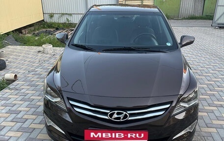 Hyundai Solaris II рестайлинг, 2015 год, 1 110 000 рублей, 2 фотография