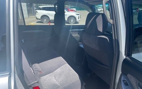 Toyota Land Cruiser Prado 120 рестайлинг, 2004 год, 1 625 000 рублей, 14 фотография