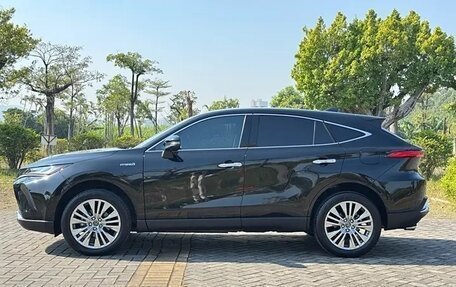 Toyota Harrier, 2022 год, 2 756 000 рублей, 2 фотография