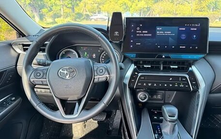 Toyota Harrier, 2022 год, 2 756 000 рублей, 10 фотография