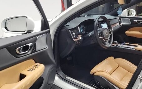 Volvo V90 Cross Country I рестайлинг, 2021 год, 3 860 000 рублей, 10 фотография