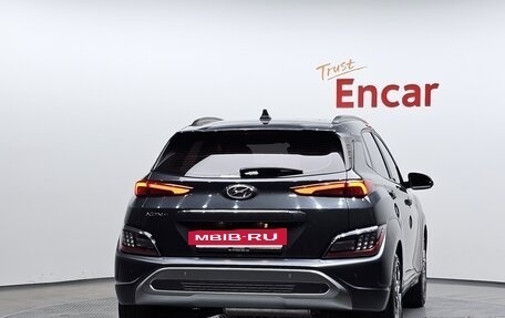 Hyundai Kona I, 2021 год, 1 810 000 рублей, 4 фотография