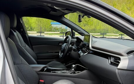 Toyota C-HR I рестайлинг, 2021 год, 3 300 000 рублей, 9 фотография