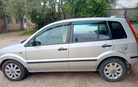 Ford Fusion I, 2003 год, 550 000 рублей, 3 фотография