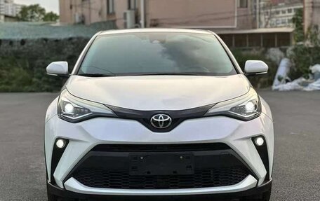 Toyota C-HR I рестайлинг, 2022 год, 2 070 000 рублей, 2 фотография