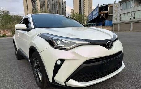 Toyota C-HR I рестайлинг, 2022 год, 2 070 000 рублей, 4 фотография