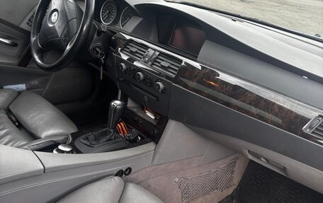 BMW 5 серия, 2005 год, 950 000 рублей, 10 фотография