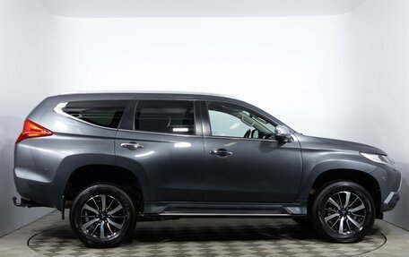Mitsubishi Pajero Sport III рестайлинг, 2018 год, 3 080 000 рублей, 4 фотография