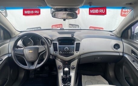 Chevrolet Cruze II, 2010 год, 545 000 рублей, 8 фотография