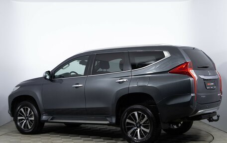 Mitsubishi Pajero Sport III рестайлинг, 2018 год, 3 080 000 рублей, 7 фотография