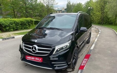 Mercedes-Benz V-Класс, 2017 год, 4 350 000 рублей, 2 фотография