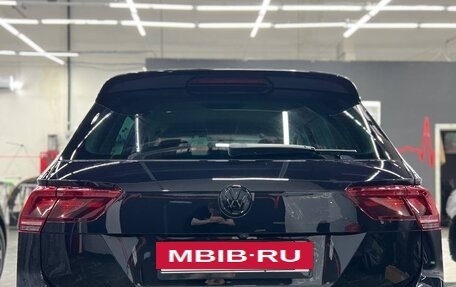 Volkswagen Tiguan II, 2018 год, 2 750 000 рублей, 4 фотография