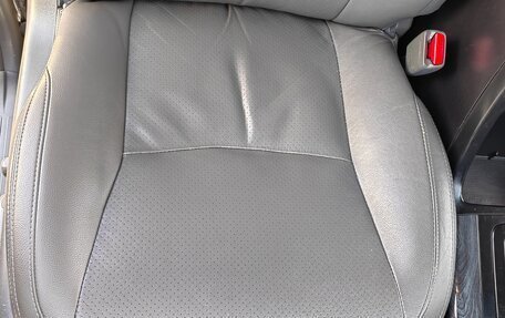 Toyota Land Cruiser Prado 120 рестайлинг, 2004 год, 1 920 000 рублей, 19 фотография