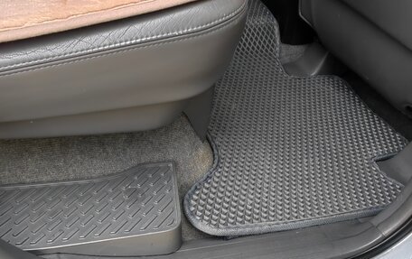 Toyota Land Cruiser Prado 120 рестайлинг, 2004 год, 1 920 000 рублей, 22 фотография