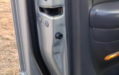 Toyota Land Cruiser Prado 120 рестайлинг, 2004 год, 1 920 000 рублей, 25 фотография
