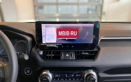 Toyota RAV4, 2025 год, 4 240 000 рублей, 13 фотография