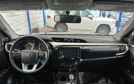 Toyota Hilux VIII, 2022 год, 4 799 000 рублей, 10 фотография