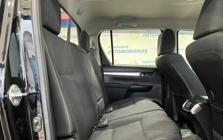 Toyota Hilux VIII, 2022 год, 4 799 000 рублей, 12 фотография