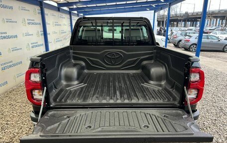 Toyota Hilux VIII, 2022 год, 4 799 000 рублей, 9 фотография