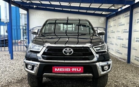Toyota Hilux VIII, 2022 год, 4 799 000 рублей, 8 фотография