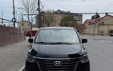 Hyundai H-1 II рестайлинг, 2021 год, 2 960 000 рублей, 1 фотография