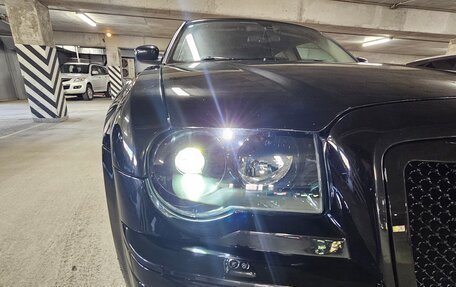 Chrysler 300C II, 2005 год, 1 600 000 рублей, 11 фотография