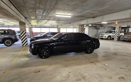 Chrysler 300C II, 2005 год, 1 600 000 рублей, 18 фотография