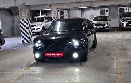 Chrysler 300C II, 2005 год, 1 600 000 рублей, 16 фотография